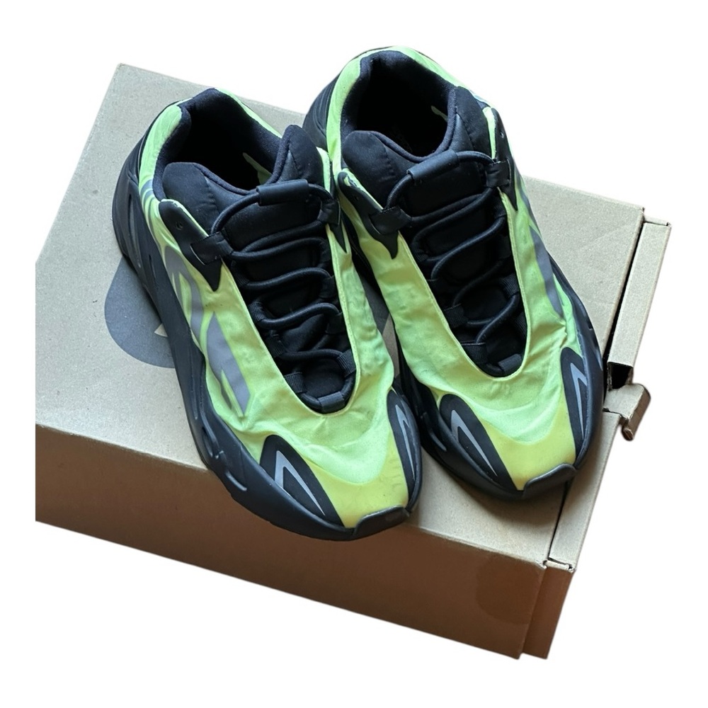 ADIDAS Yeezy Boost 700 MNVN Phosphor 2022 !!!FREE SHIPPING!!!